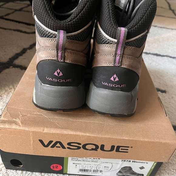 Vasque Breeze 2.0 GTX hiking boots size 7w WITH ORIGINAL BOX - Picture 7 of 12